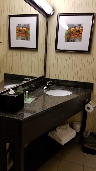 大学广场贝斯特韦斯特酒店-浴室