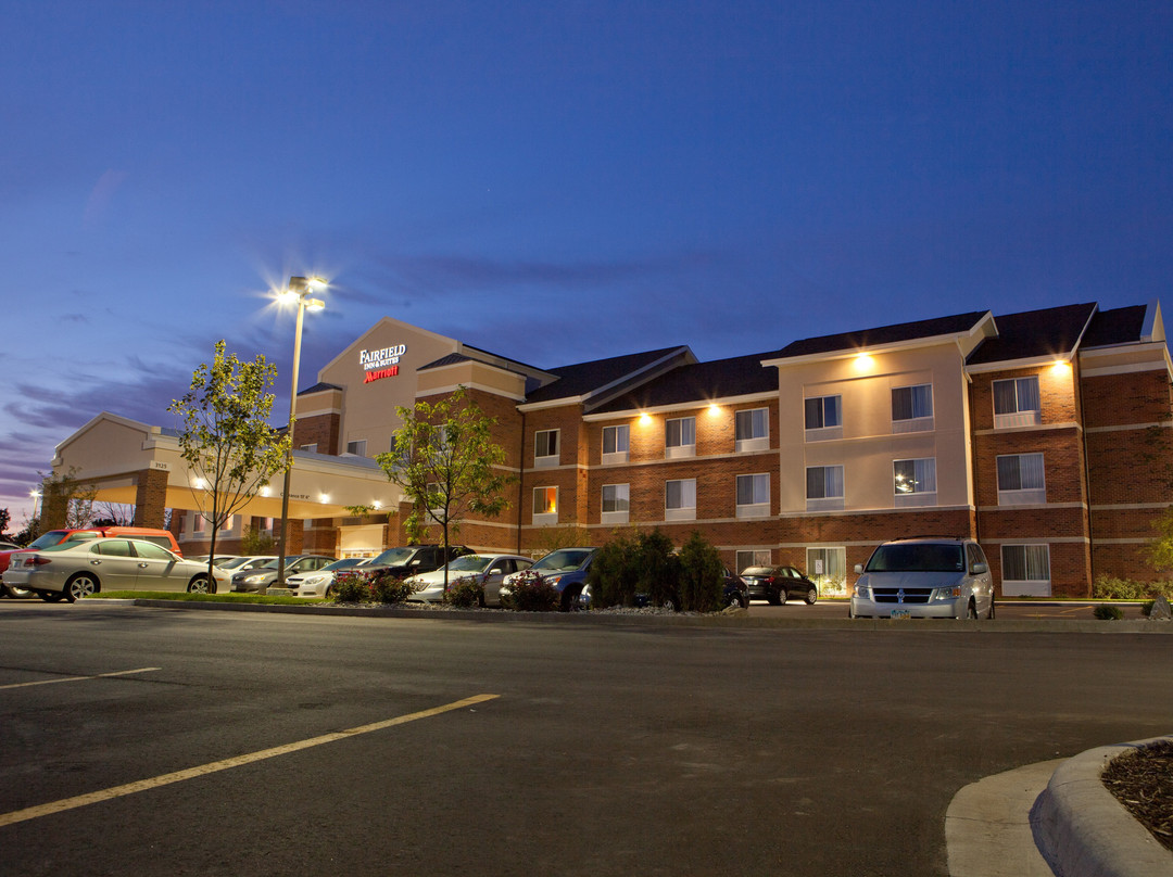 弗林特芬顿费尔菲尔德客栈及套房酒店主图