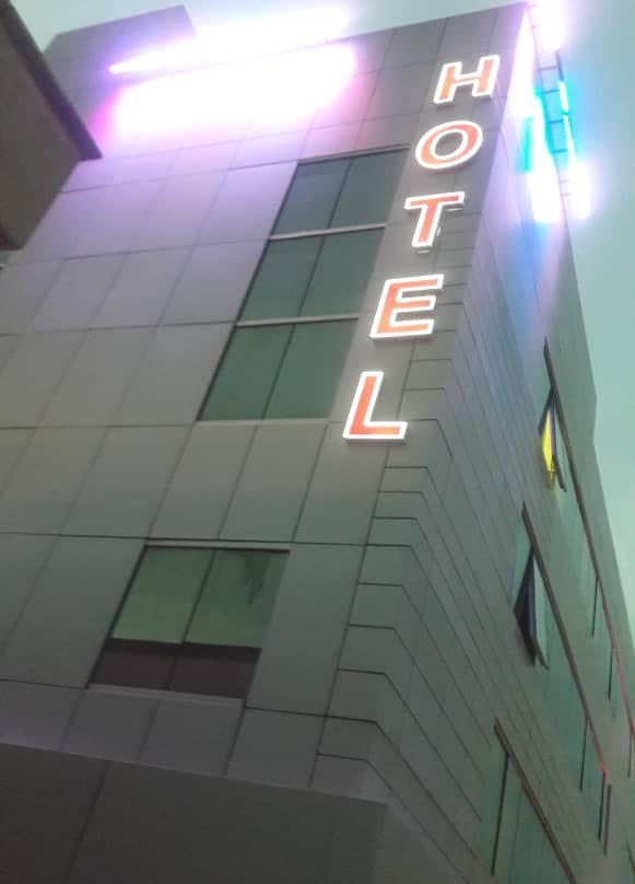 Parsian Azadi Hotel Abadan主图