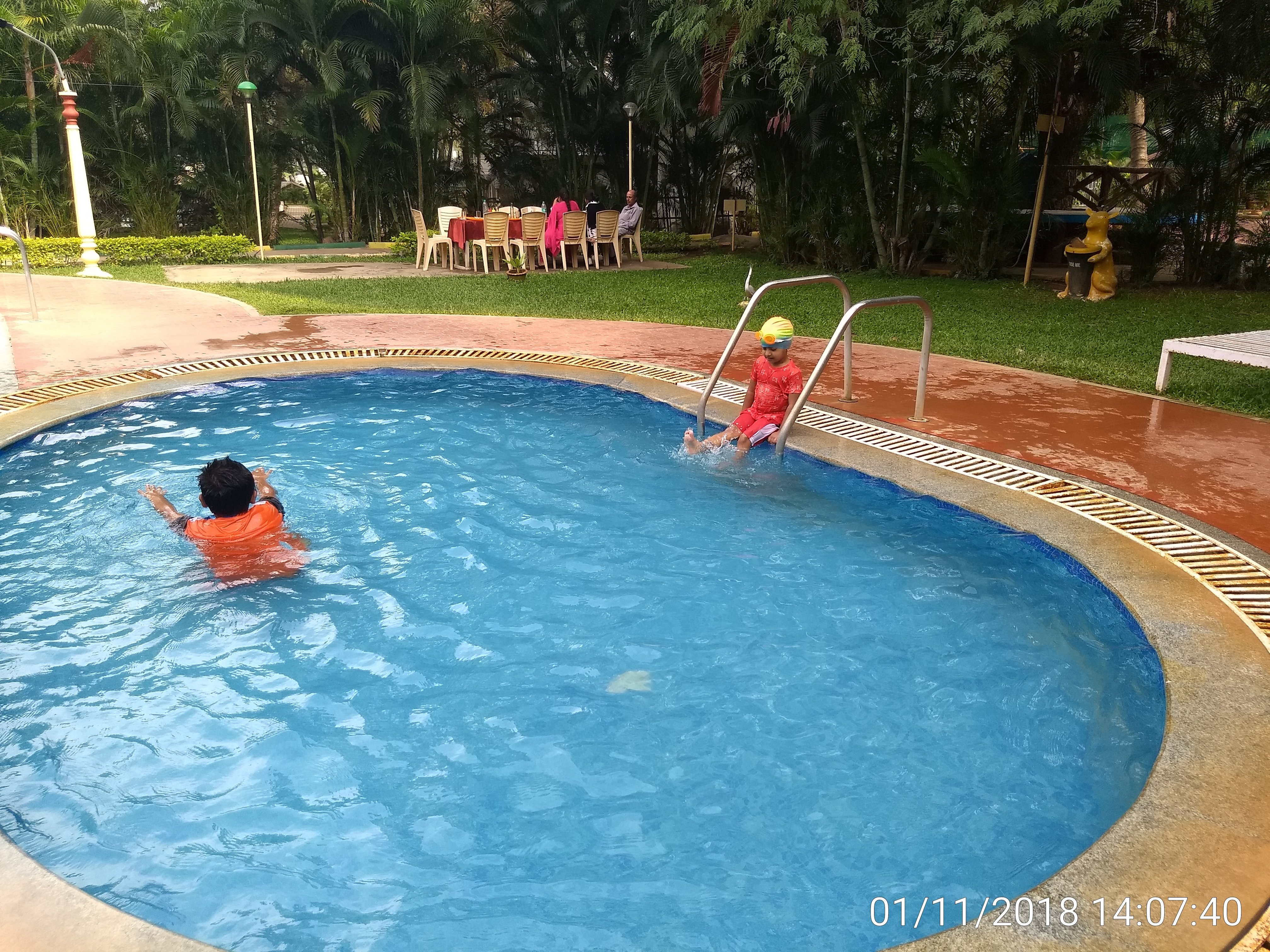 New Sharada Resorts-泳池