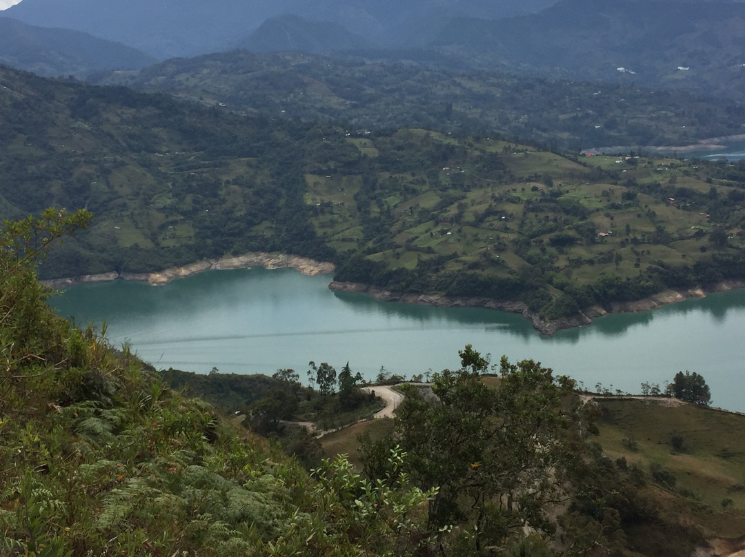 Embalse del Guavio-Gachala必去景点