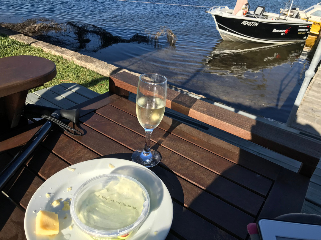 Black Swan Waterfront Motel主图