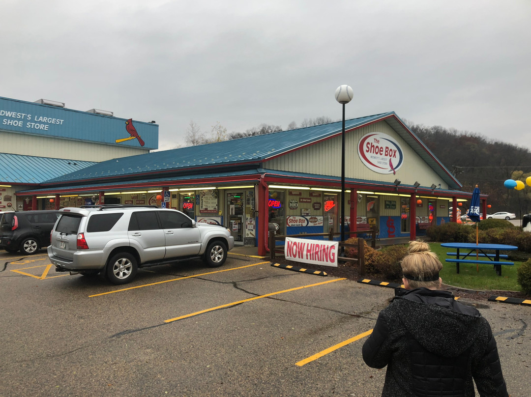 The Shoe Box-Black Earth必去景点