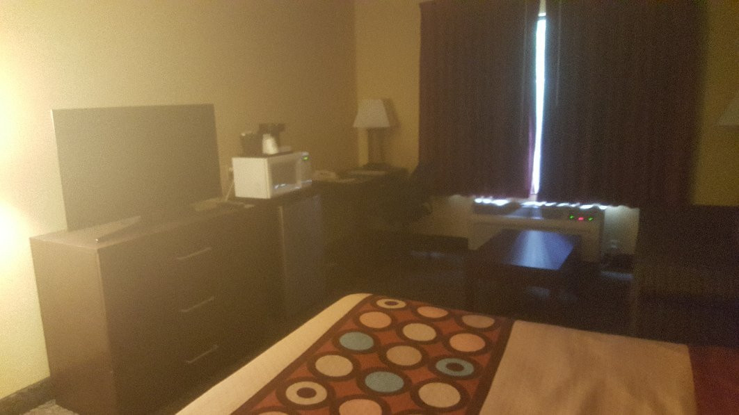 阿普尔顿速8酒店主图