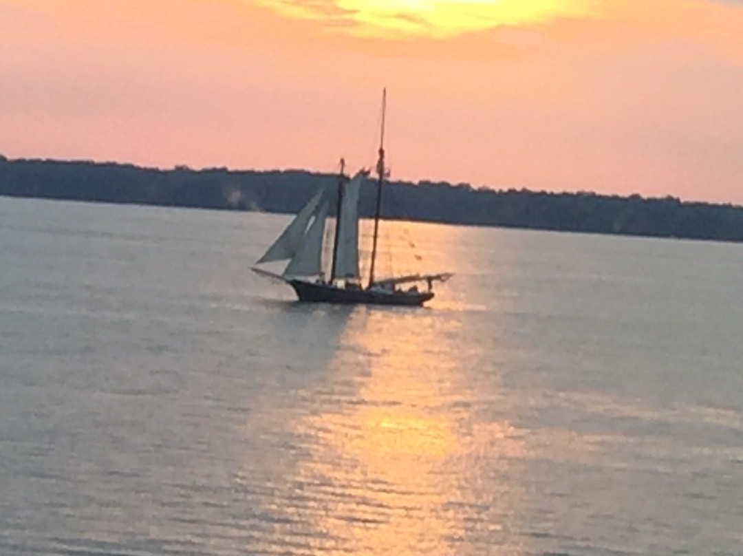 Courtyard By Marriott Erie Bayfront主图