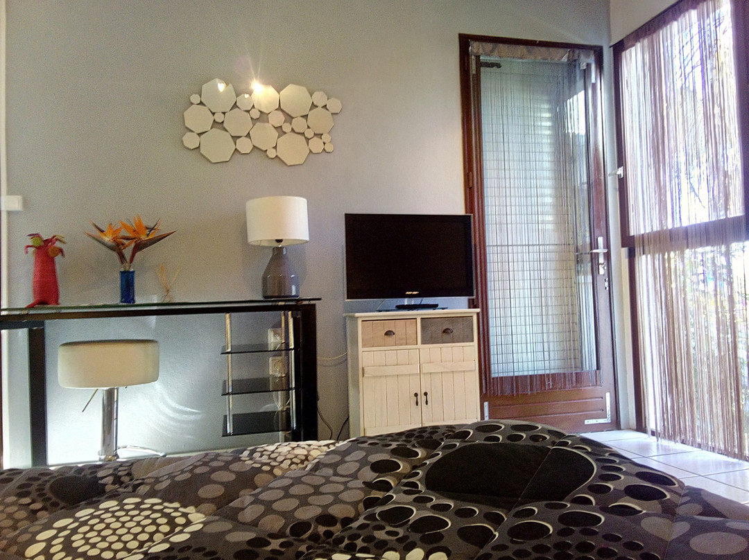 Aux Deux Orangers主图