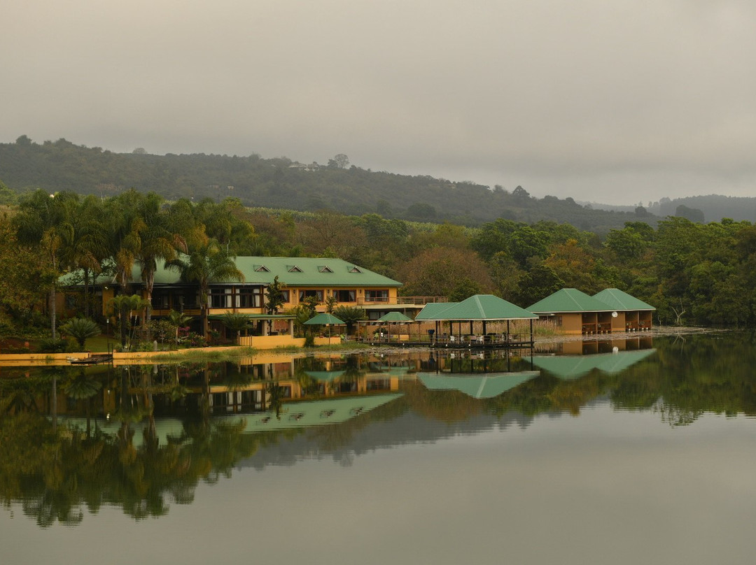 Bambuu Lakeside Lodge主图