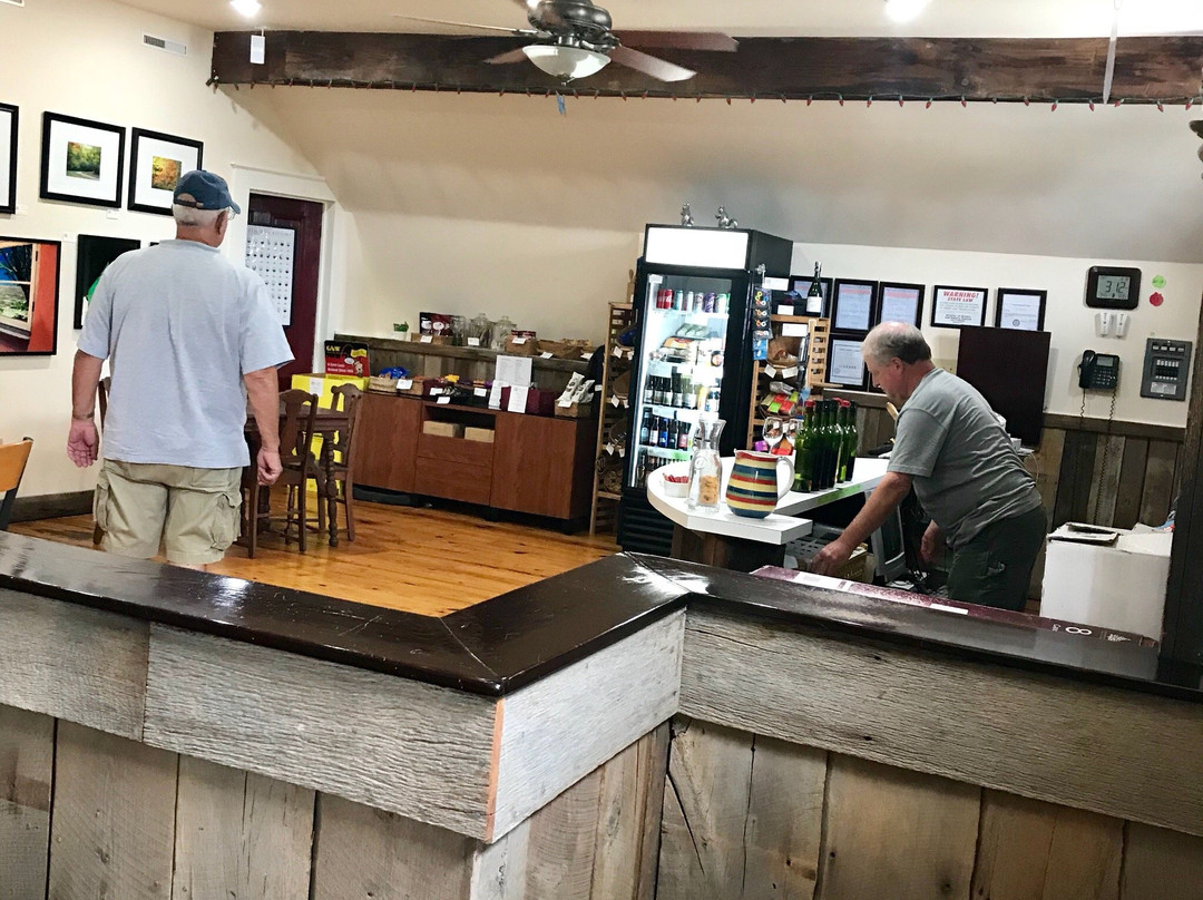 Three Squirrels Winery-Saint James必去景点