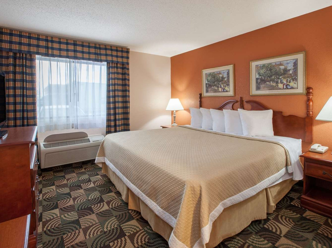 Days Inn by Wyndham Hillsdale主图