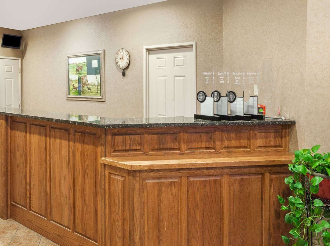 Comfort Inn & Suites主图