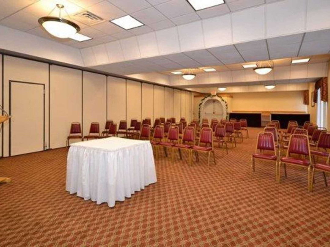 Quality Inn and Conference Center主图