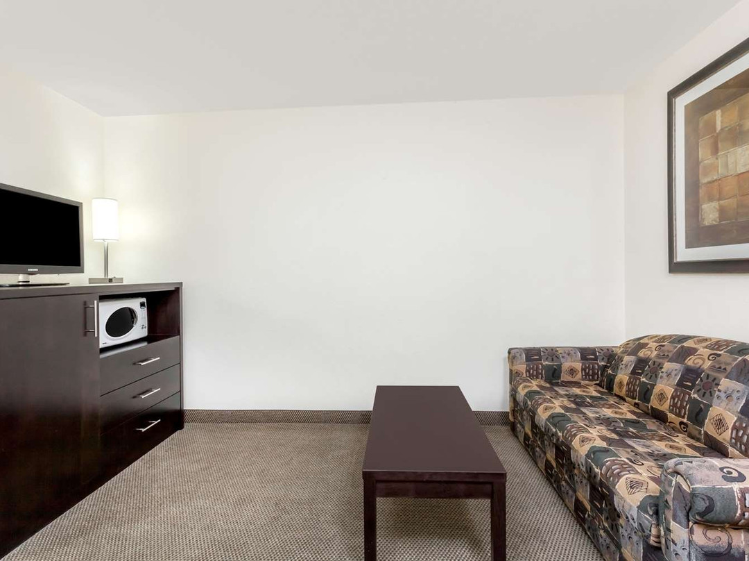 Super 8 by Wyndham Prince Albert主图