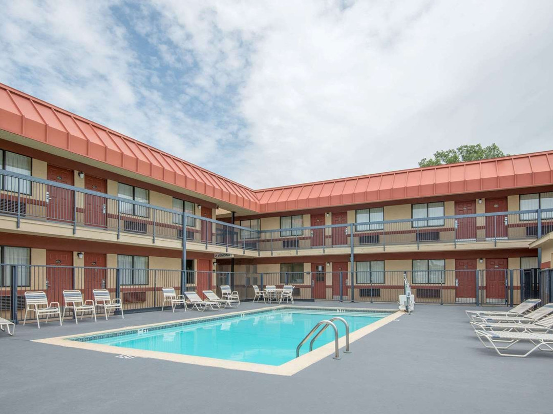 Super 8 By Wyndham Tulsa主图