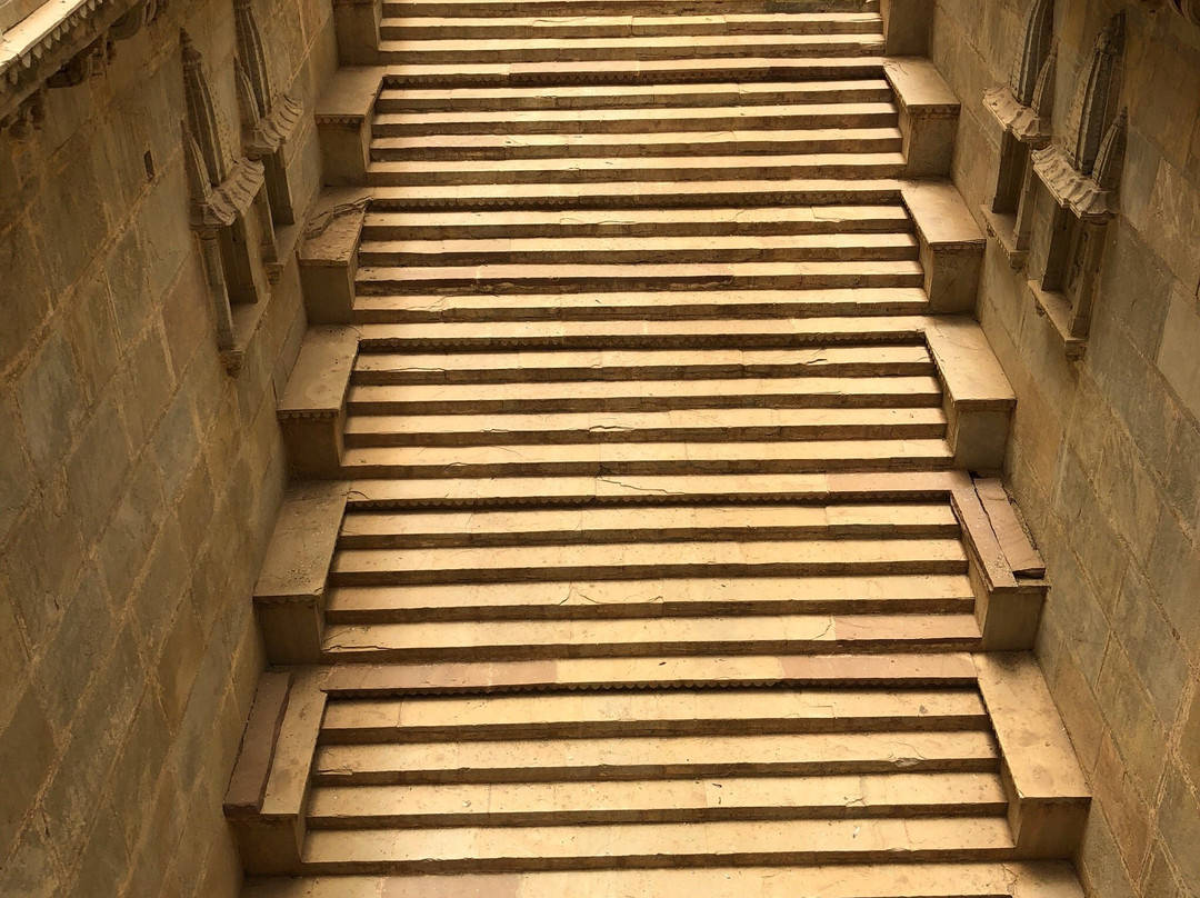 Raniji Ki Baoli-科塔必去景点