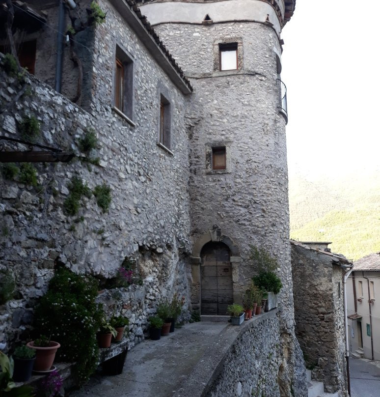 Castel Di Tora景点图片