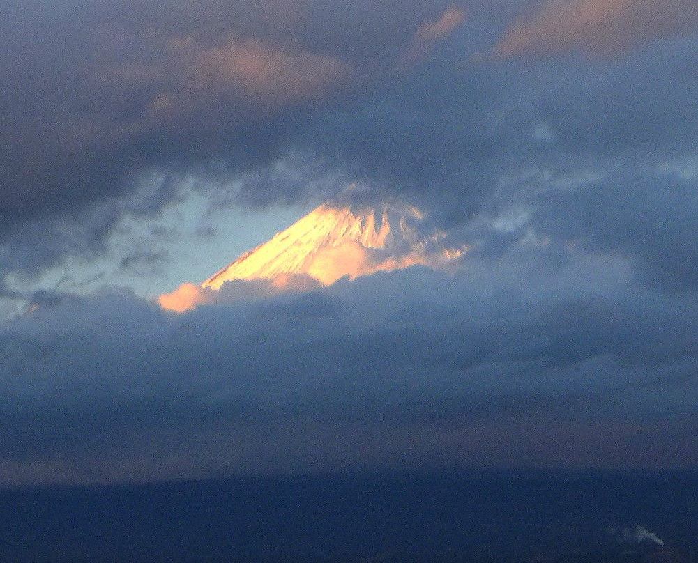 吴竹富士山酒店主图