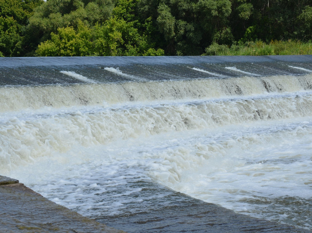 Overflow Dam Waterfall-Balakovo必去景点