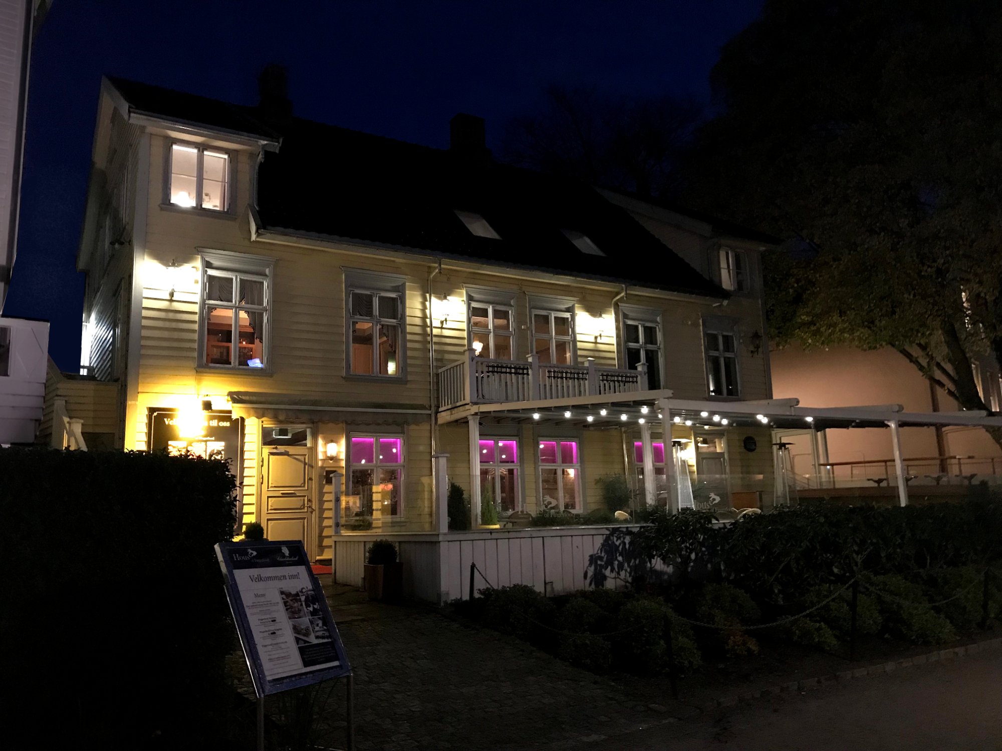 Charlottenlund-官方