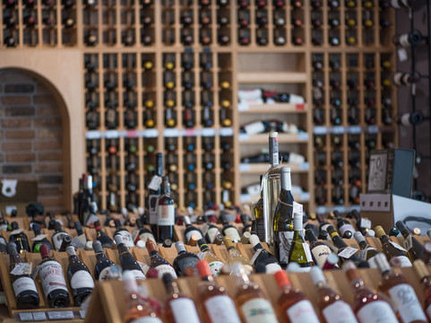 Enoteca Wine & Friends-布尔加斯必去景点