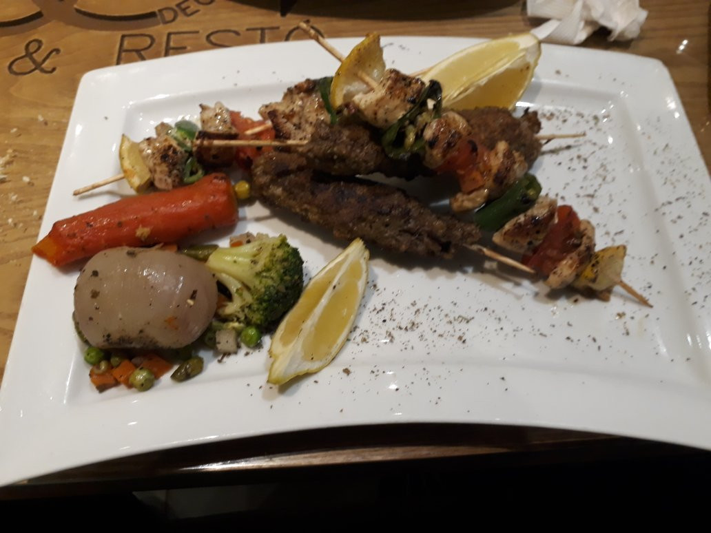 Kalaa Seghira餐馆和美食-180 Degres Cafe & Resto