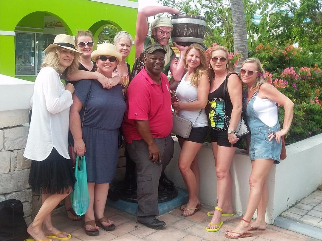 Presidential Taxi And Tours-普罗维登西亚莱斯必去景点