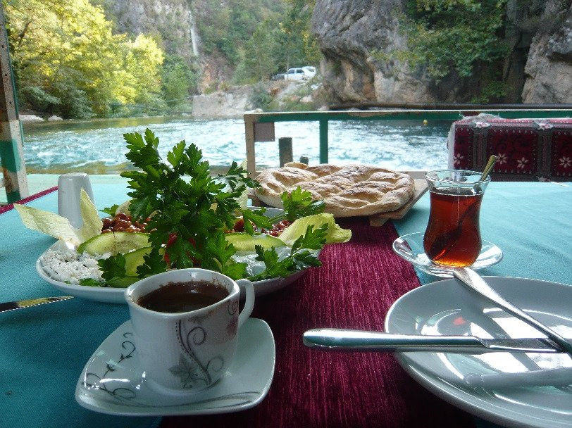 Kuzyaka餐馆和美食-Koprubasi Piknik & Restaurant