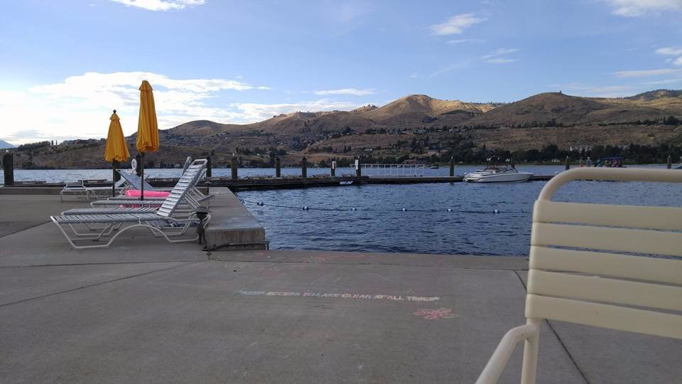 Peterson's Waterfront Resort主图