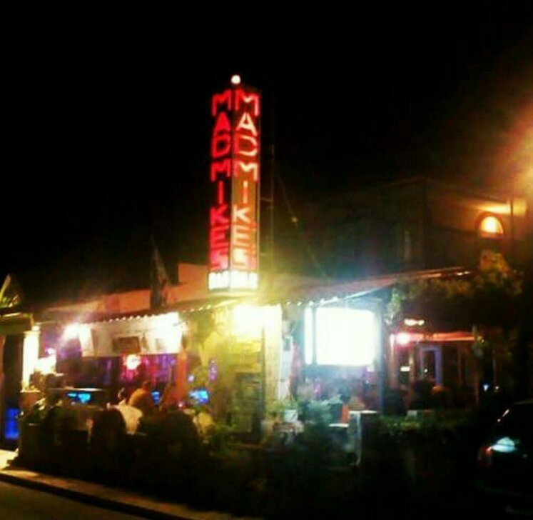 Mad Mike's Bar-Agios Georgios必去景点