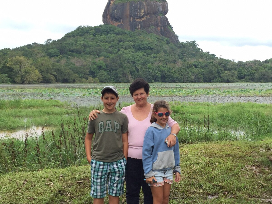 Arunalu Sl Driver Tours-科伦坡必去景点