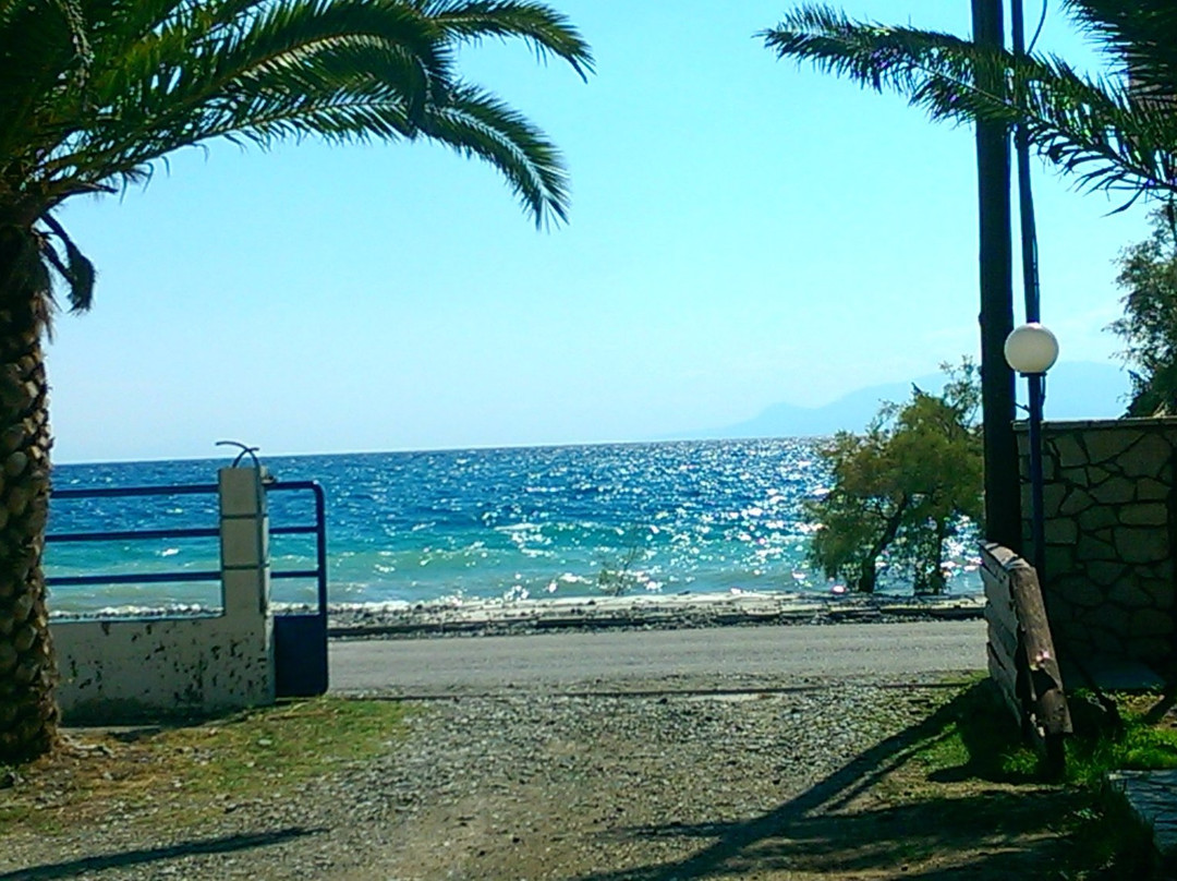 Holiday Tolofona beach主图