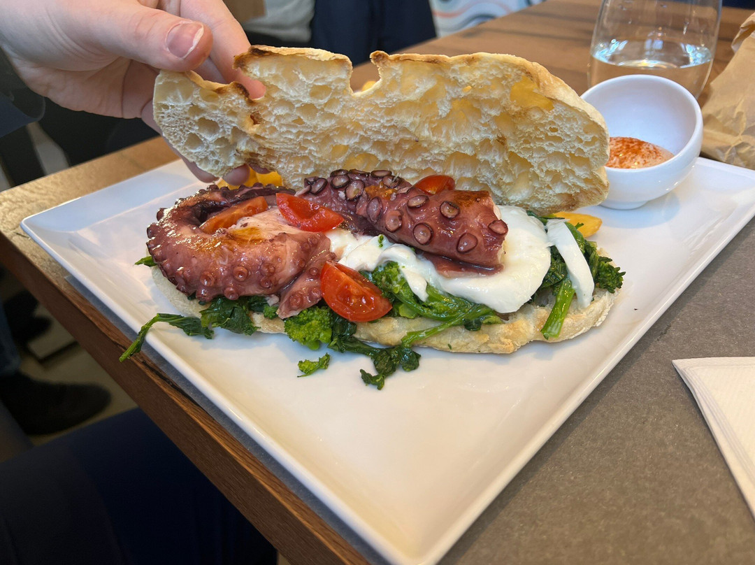 Trebisonda Fishbar & Restaurant