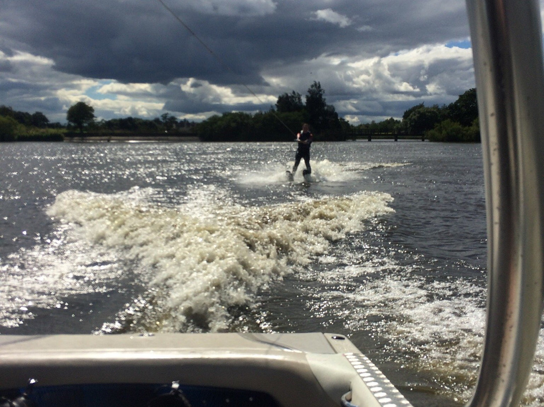 Waterski & Wakeboard Scotland-丹弗姆林必去景点