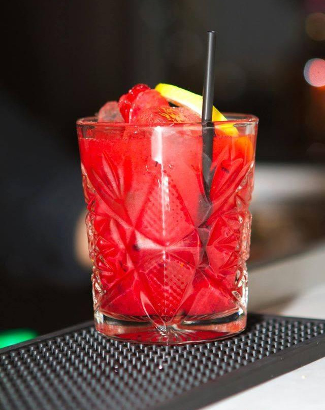 Foyer - Wine & Cocktail Bar-利马索尔必去景点