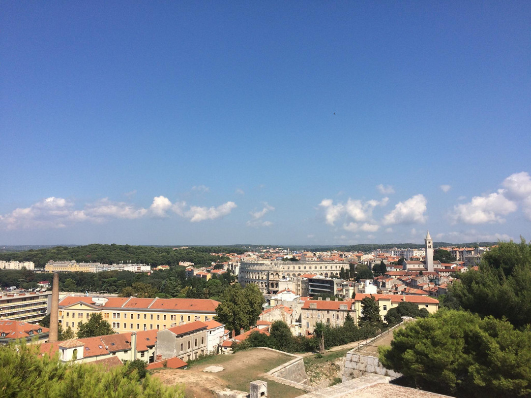 Museo Historico y Naval de Istra-普拉必去景点