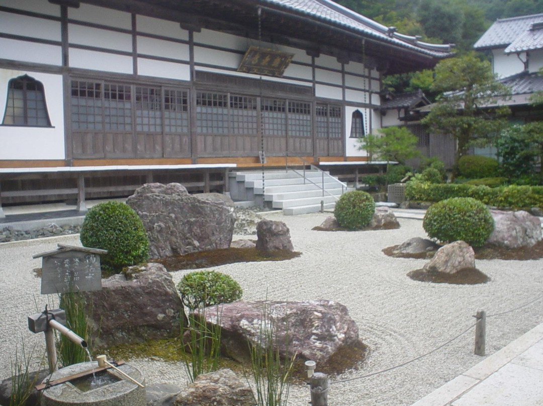 Gokurakuji Temple-丰冈市必去景点