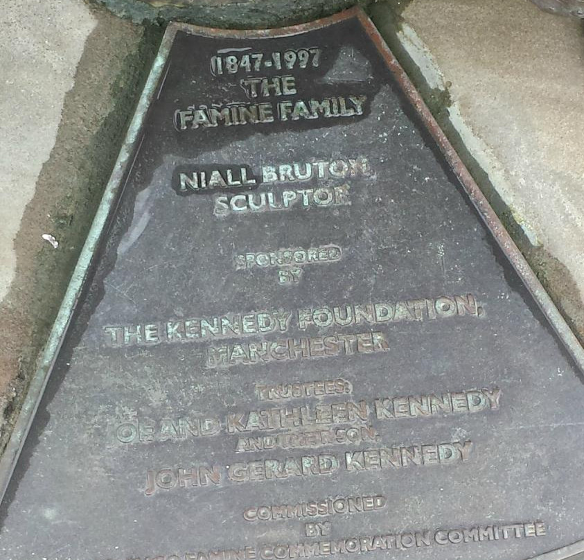 The Famine Family Memorial景点图片
