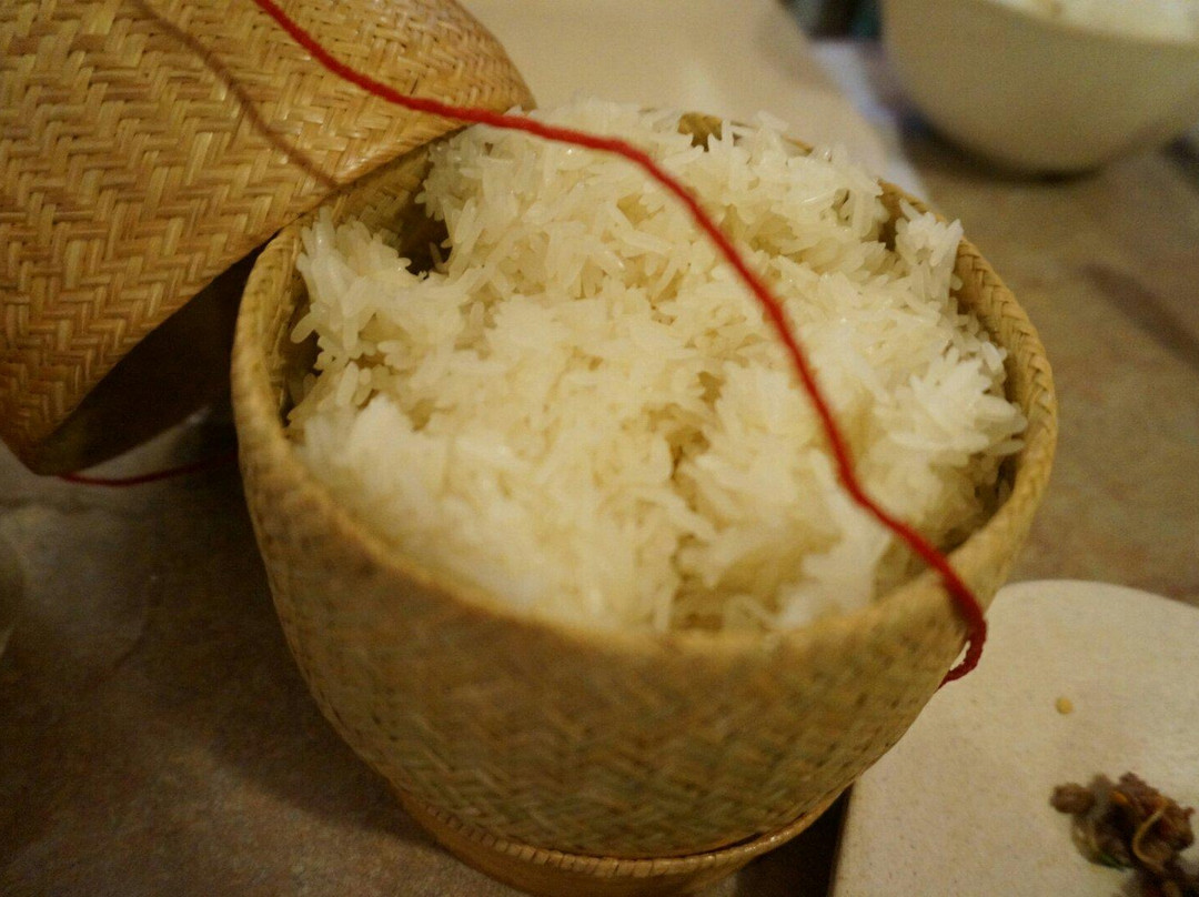 Lao Laan-Xang Restaurant