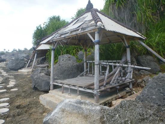 Blue Lagoon Cliff Jump-努沙切宁安岛必去景点