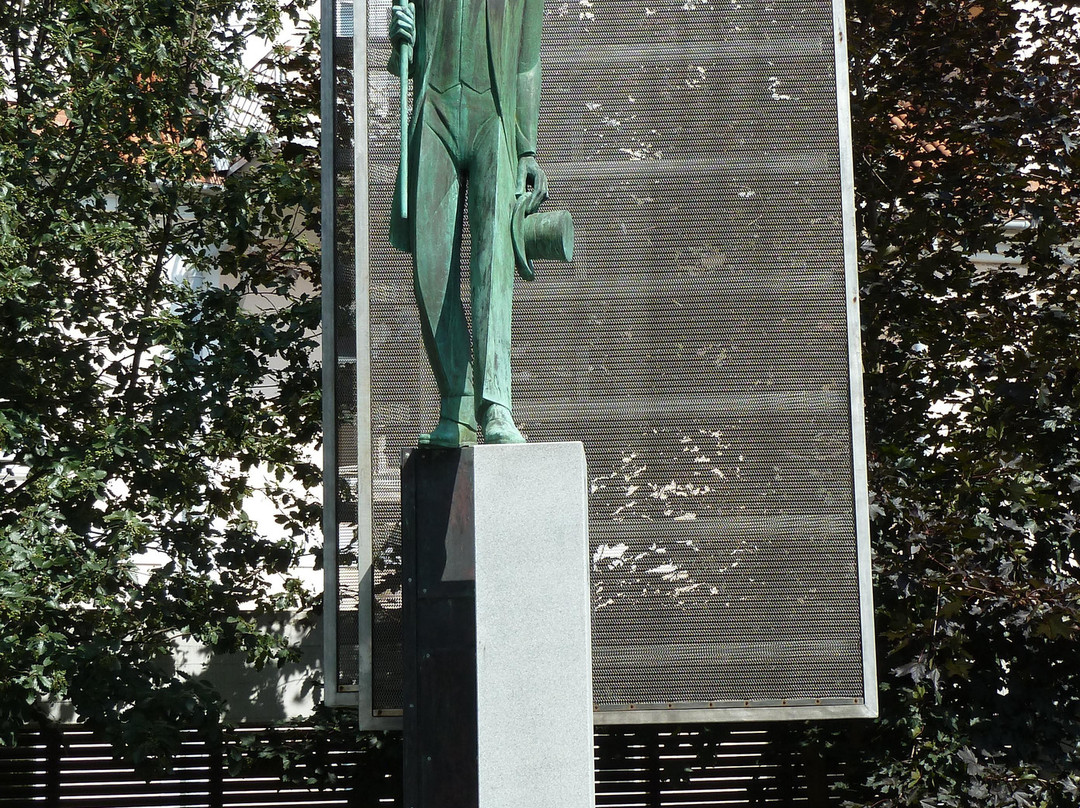 Monument to Jaan Tõnisson-塔尔图必去景点