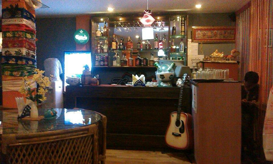 Dj's Downtown Resto Bar景点图片