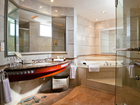 上海南新雅皇冠假日酒店主图