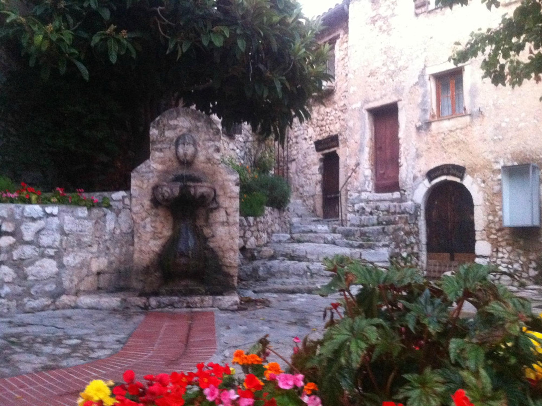 Transfer in Provence Private Tours-Fontvieille必去景点