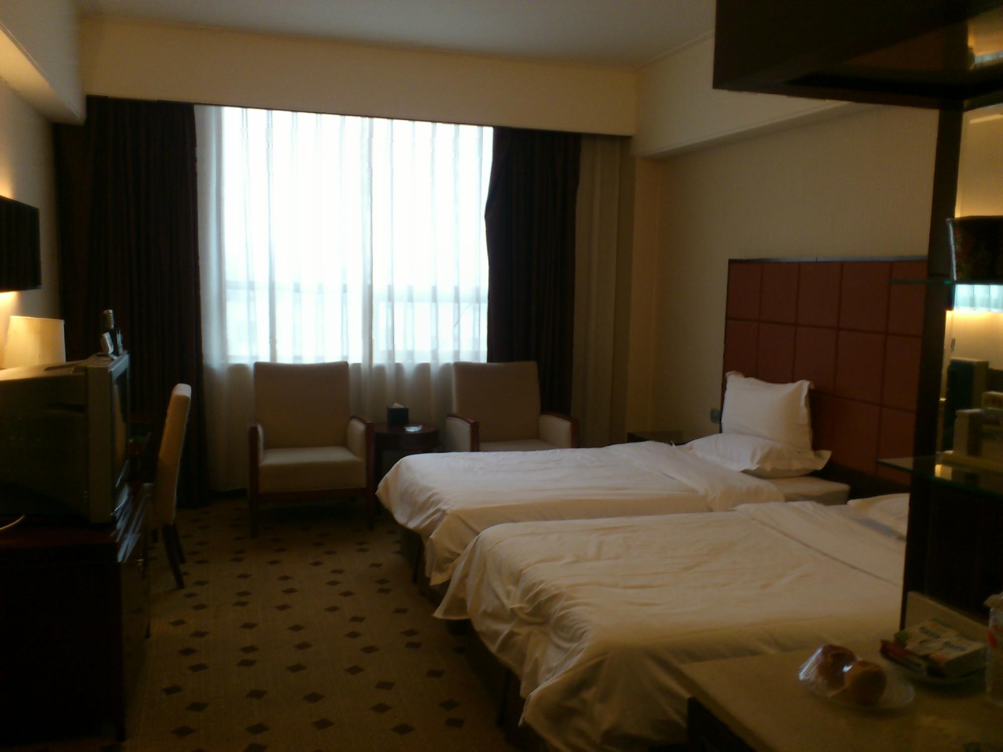 圆中方大酒店-客卧