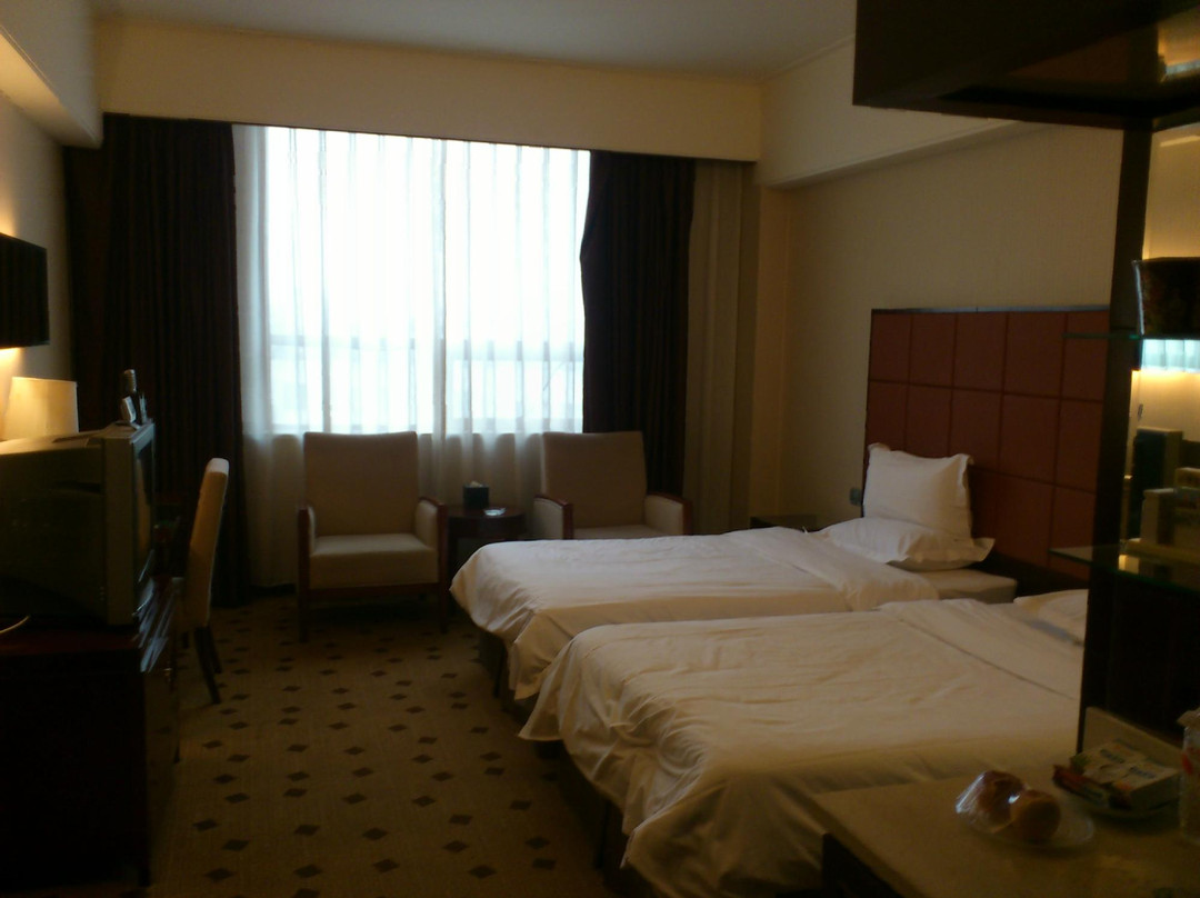 圆中方大酒店主图