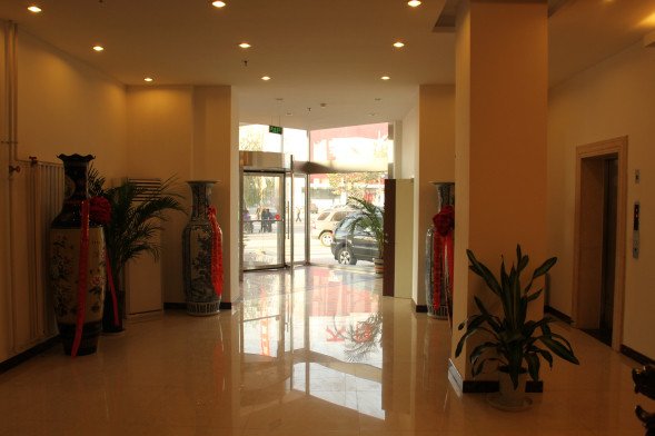 华通商务快捷酒店主图