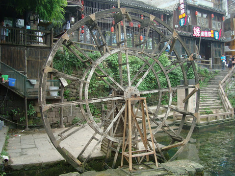 八戒青年旅舍凤凰古城店主图