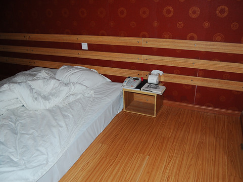 701越容e选酒店(昆医附二院店)主图