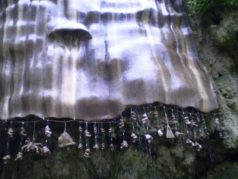 Mother Shipton's Cave景点图片