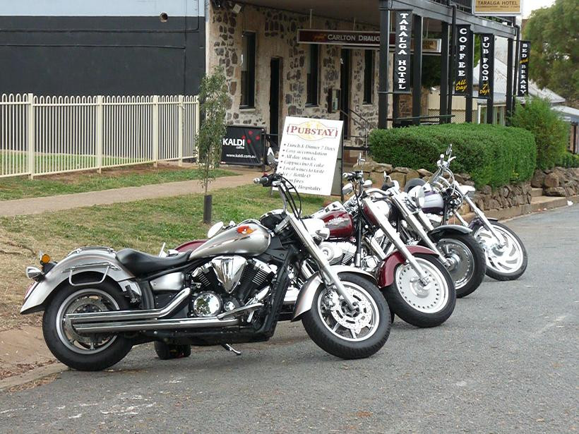 Crooked Corner酒店住宿-The Taralga Hotel