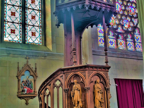 Eglise Saint Pierre-Le Champ-Saint-Pere必去景点